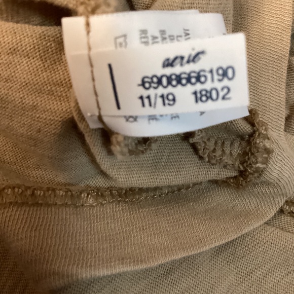 Aerie Cherry Cropped Graphic Tee Shirt Size Medium - Picture 7 of 7